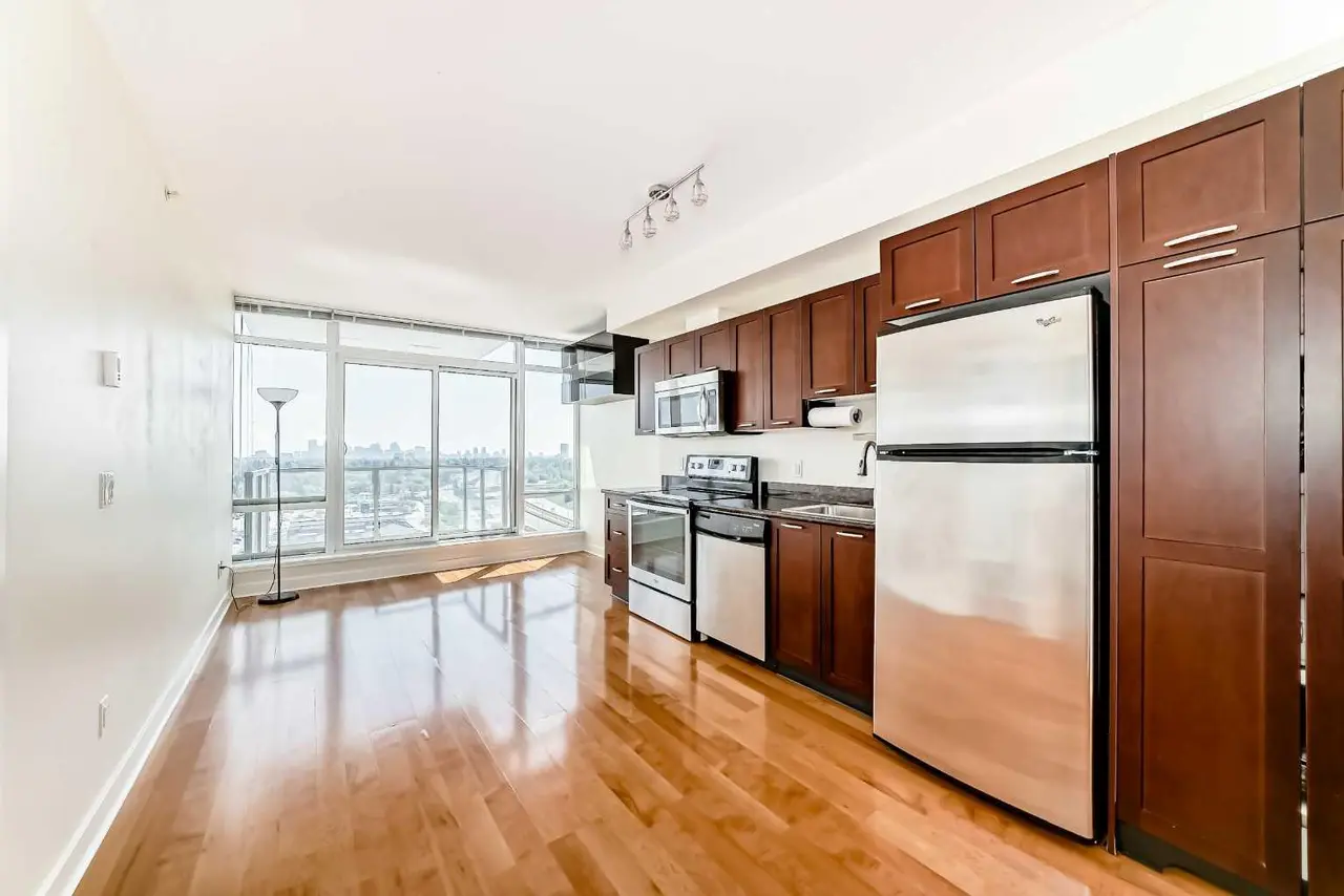 1202, 3820 Brentwood Road NW