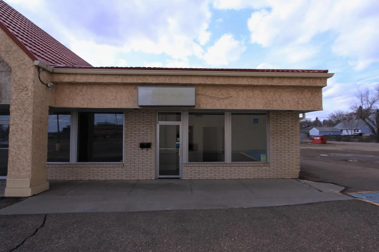 124, 4402 52 Avenue