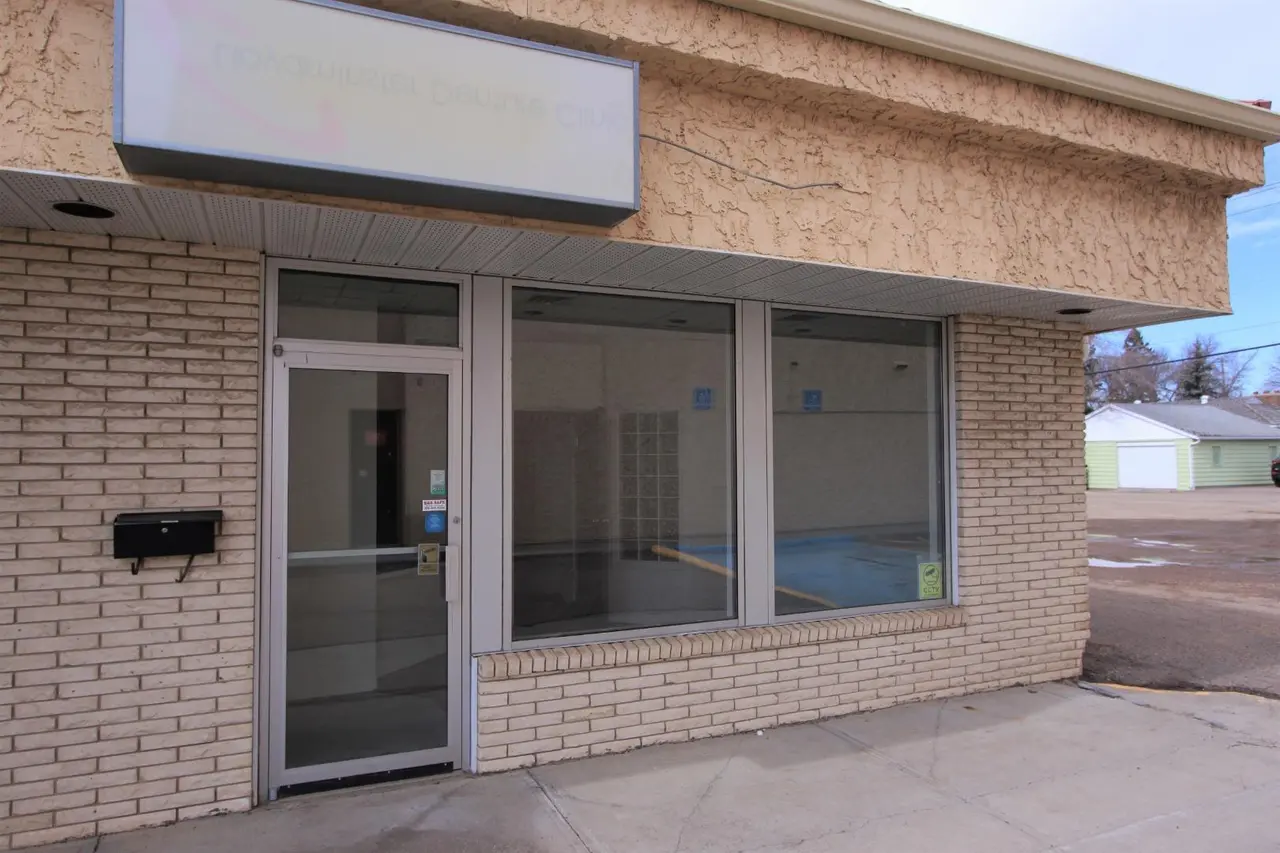 124, 4402 52 Avenue 
