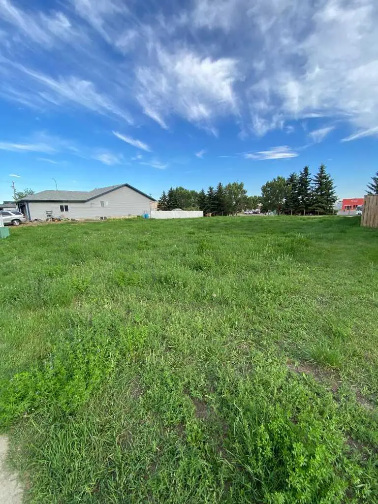 89 Upland Boulevard W