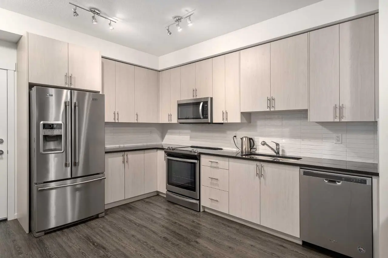 5201, 151 Legacy Main Street SE