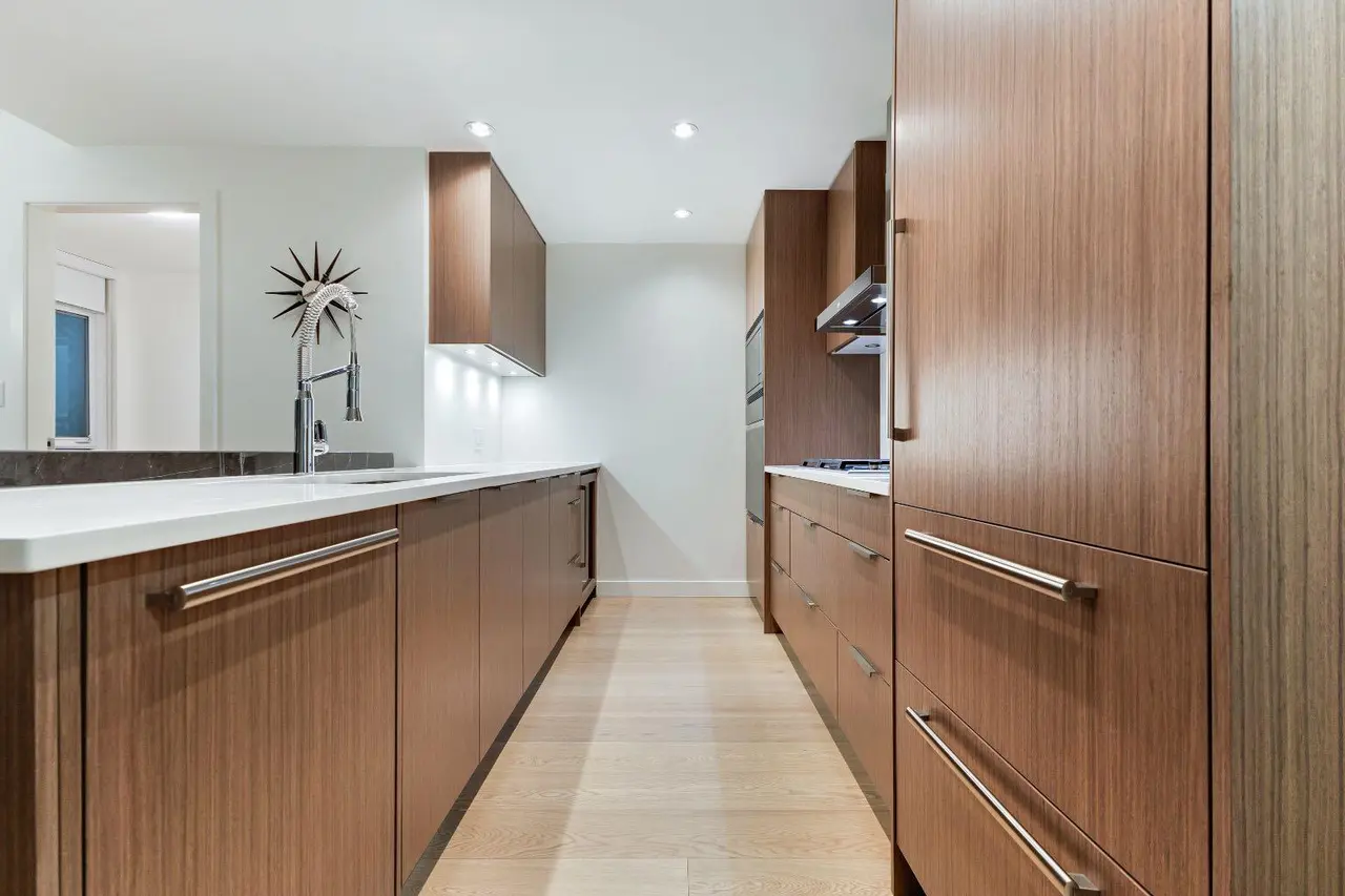 104, 128 Waterfront Court SW