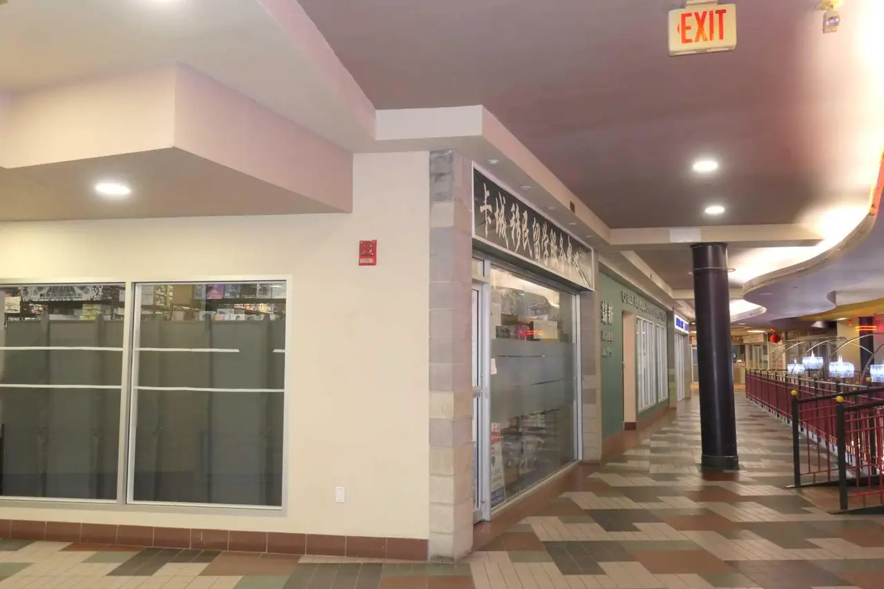 235, 328 Centre Street SE