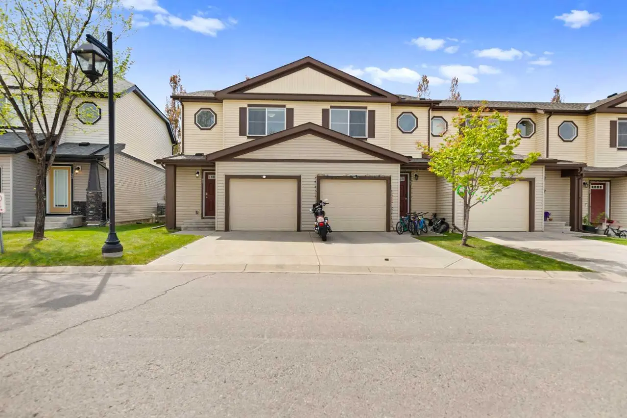 81 Copperpond Landing SE