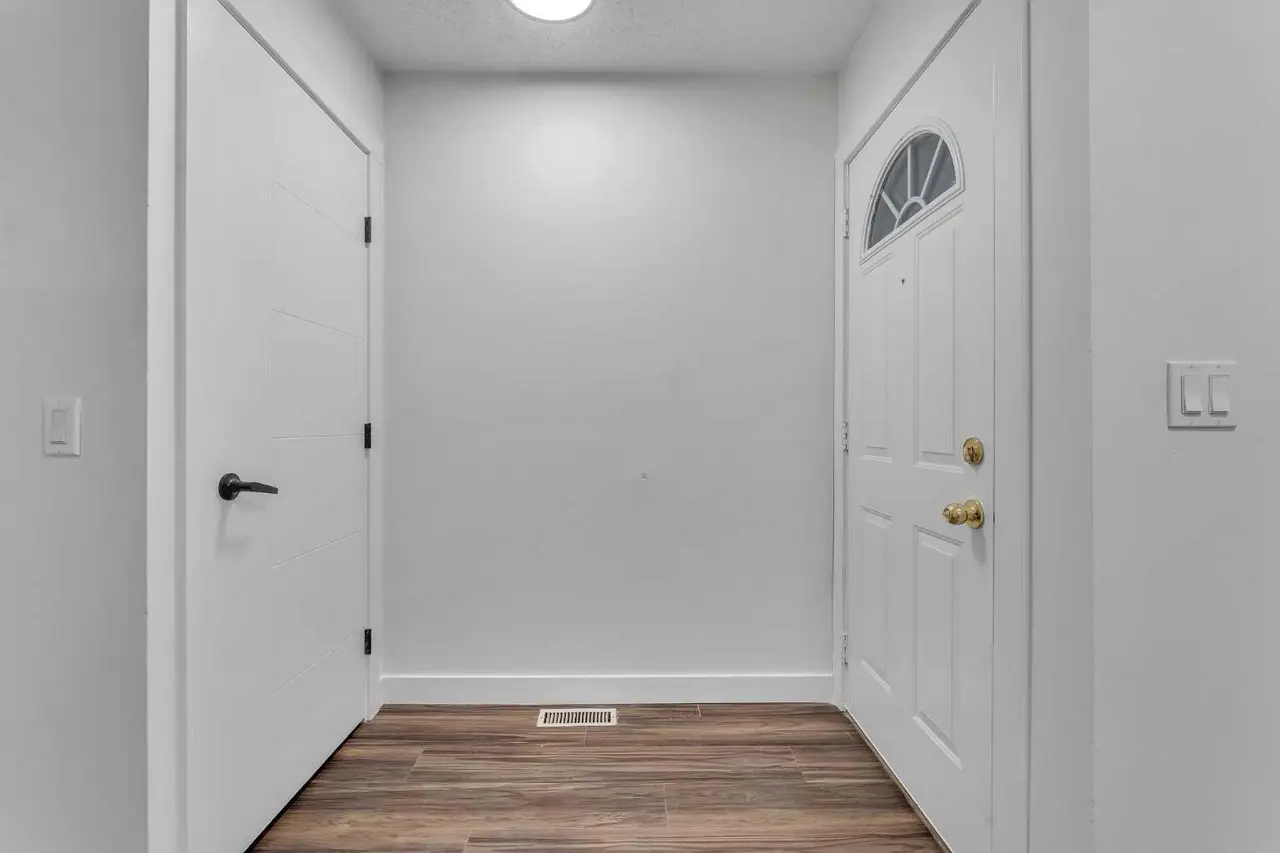 429 Georgian Villas NE