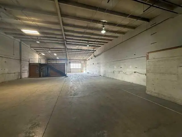 110 & 140, 8319 Chiles Industrial Avenue 
