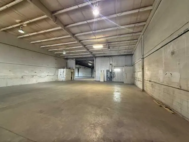 110 & 140, 8319 Chiles Industrial Avenue 