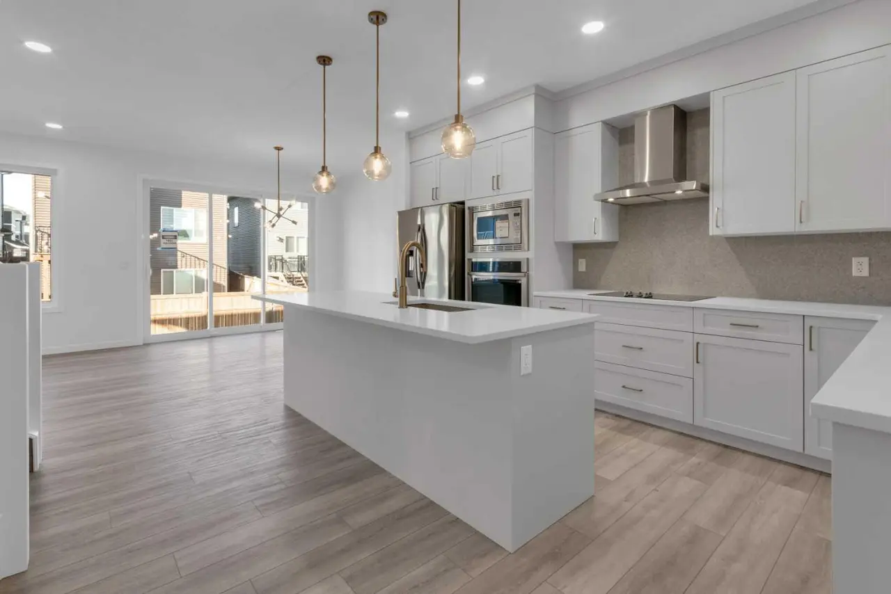 200 Starling Place NW