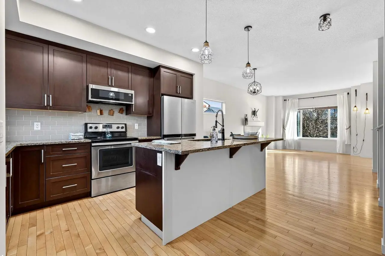 345 Mahogany Boulevard SE