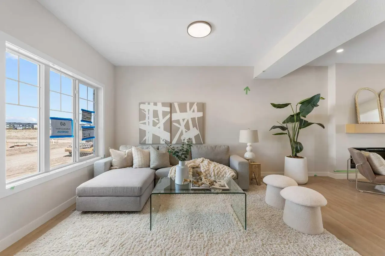 84 Buffaloberry Manor SE
