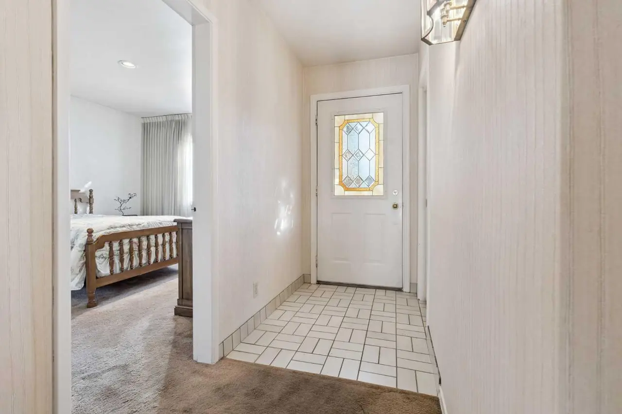 34 Rosery Drive NW
