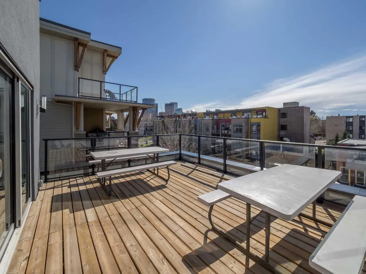 622 Edmonton Trail NE