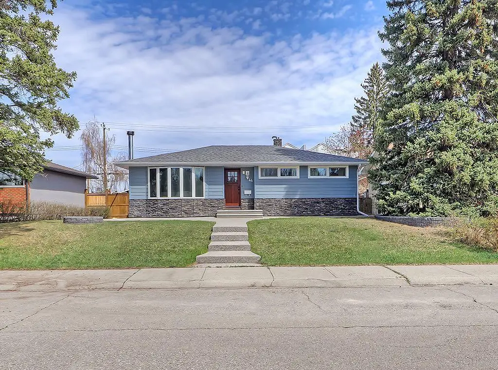 44 Granlea Place SW