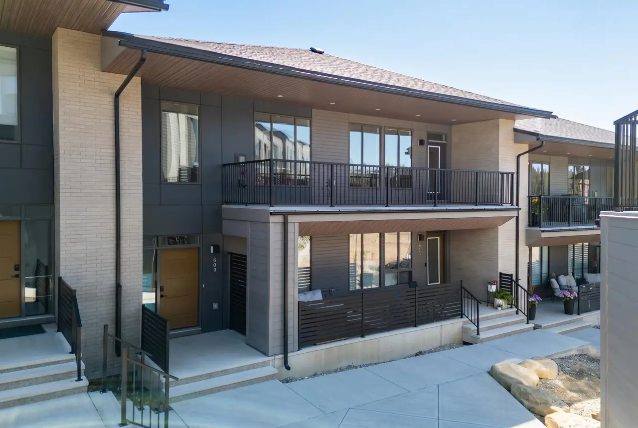 609 Sovereign Common SW