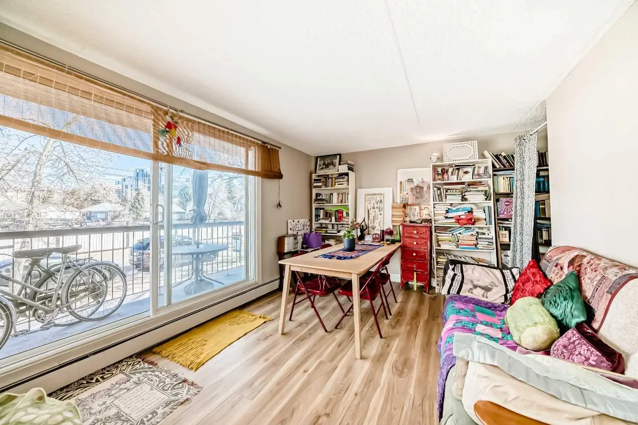 201, 315 9A Street NW