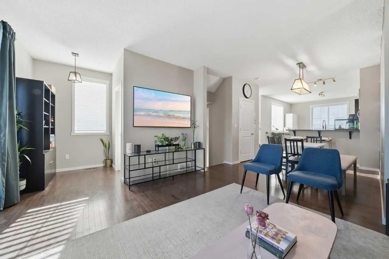 176 Evansview Gardens NW