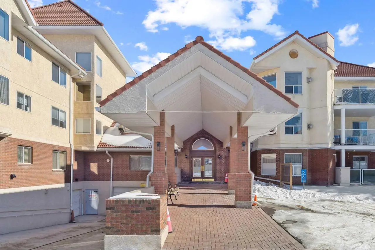 2327, 1818 Simcoe Boulevard SW