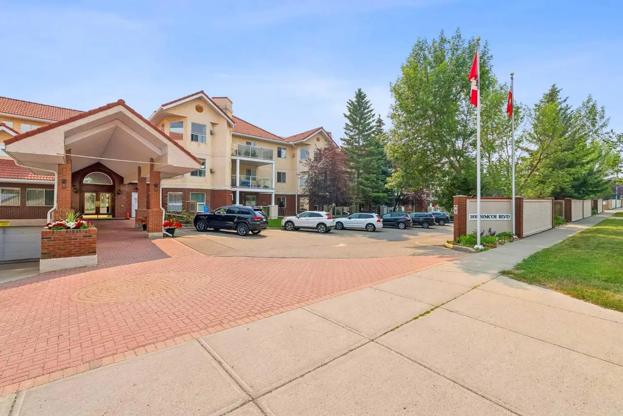 2327, 1818 Simcoe Boulevard SW