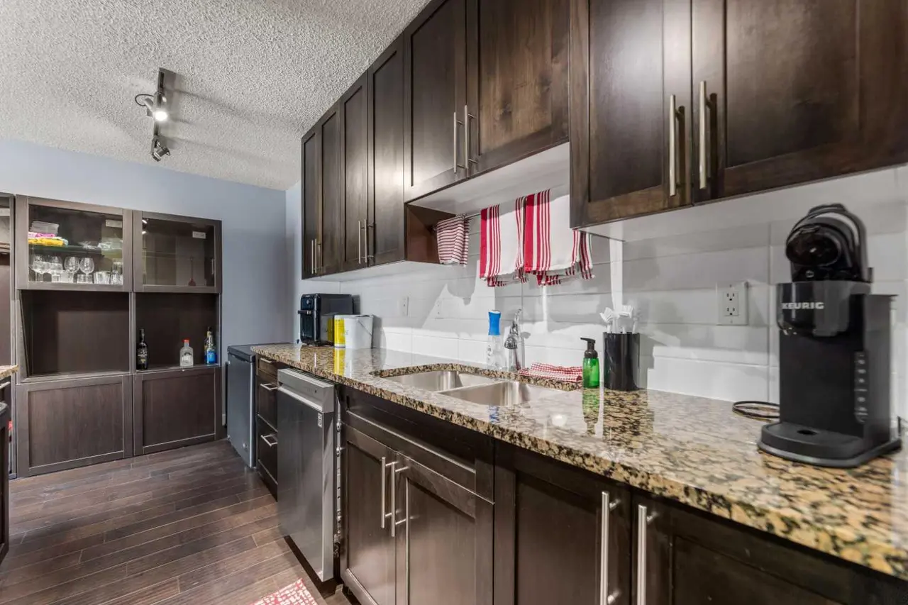 410, 4455A Greenview Drive NE
