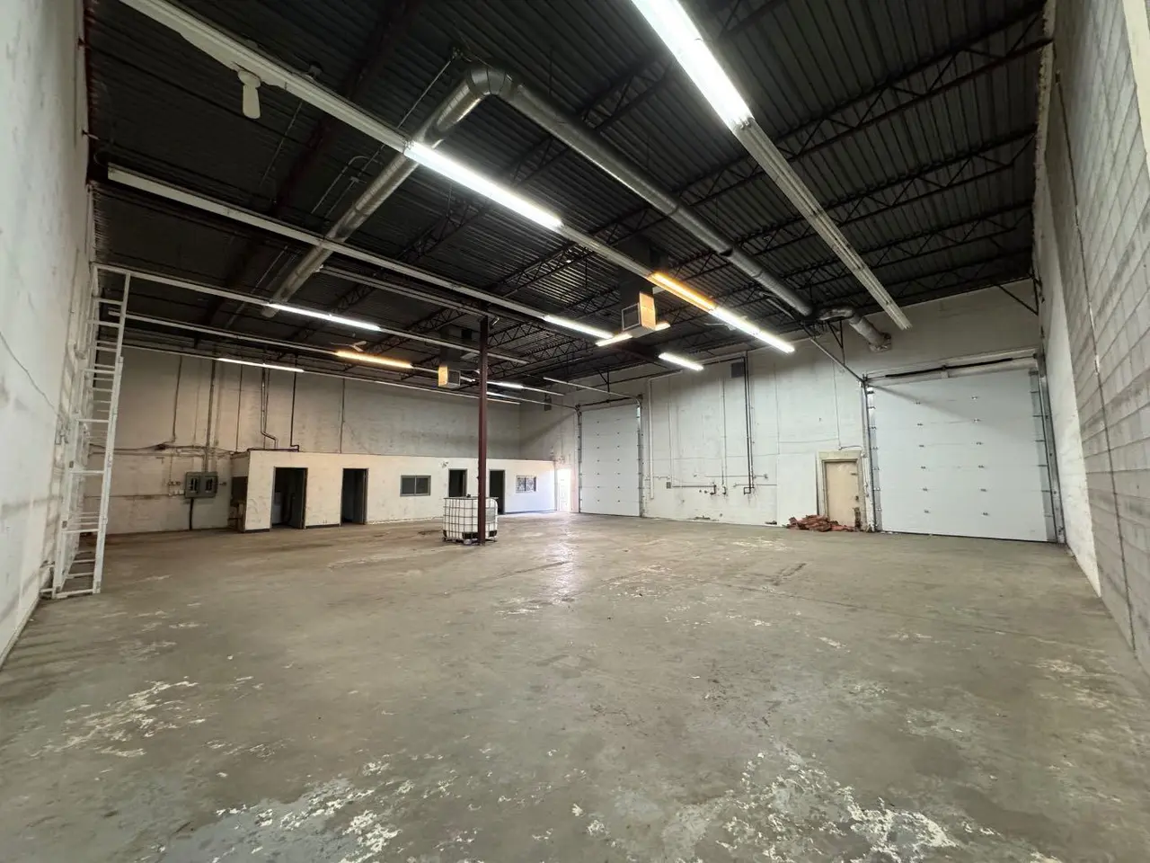 142R, 1830 52 Street SE