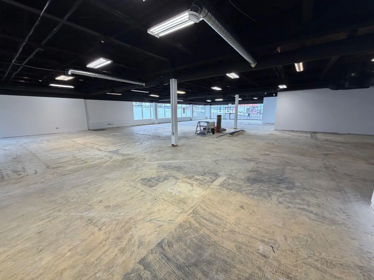 D200, 9737 Macleod Trail SW