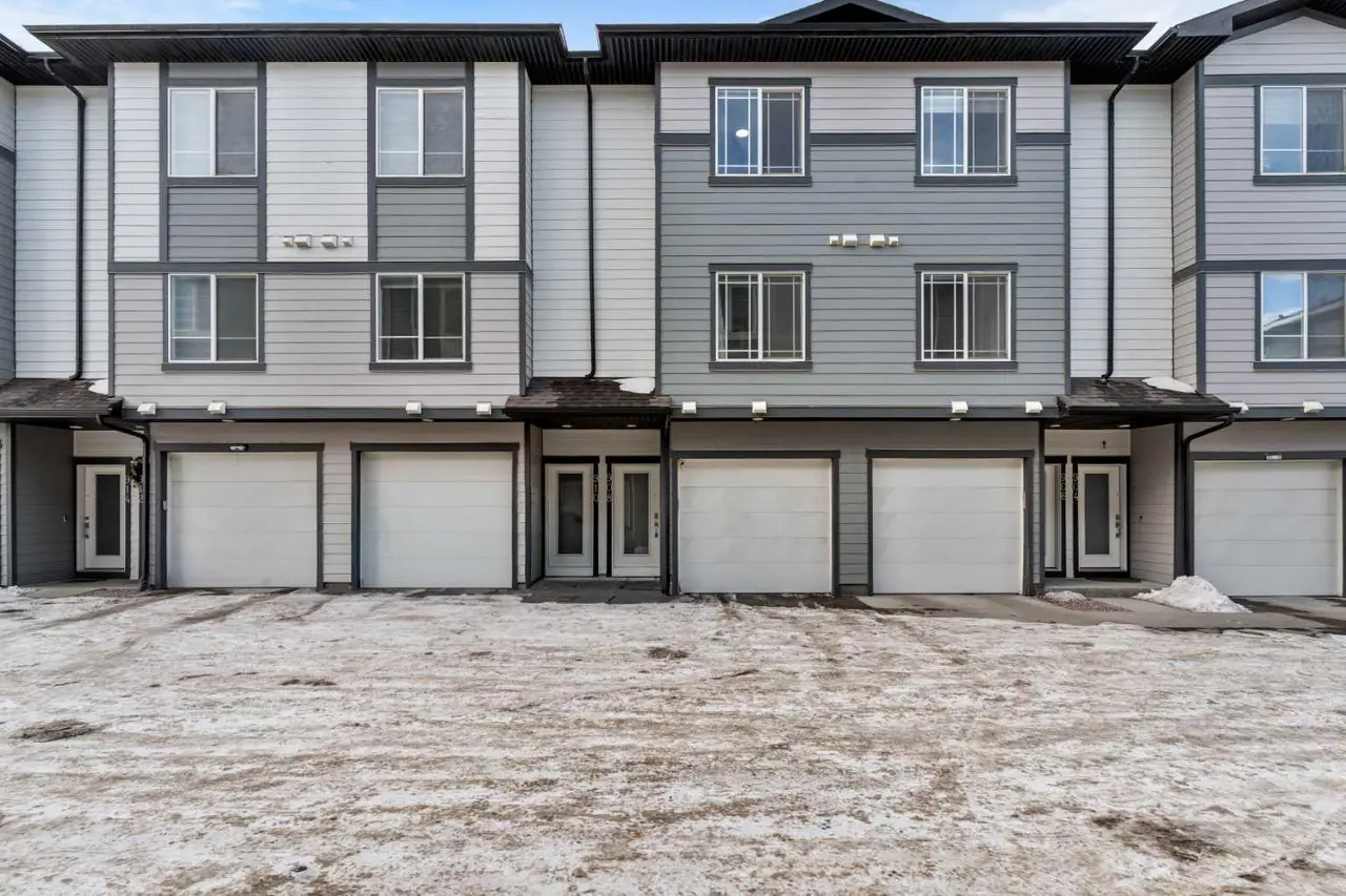 908, 95 Skyview Close NE