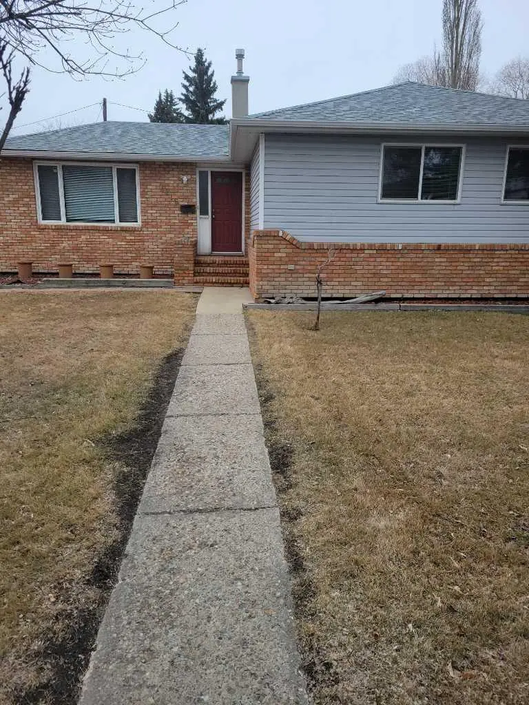 4216 37 Street
