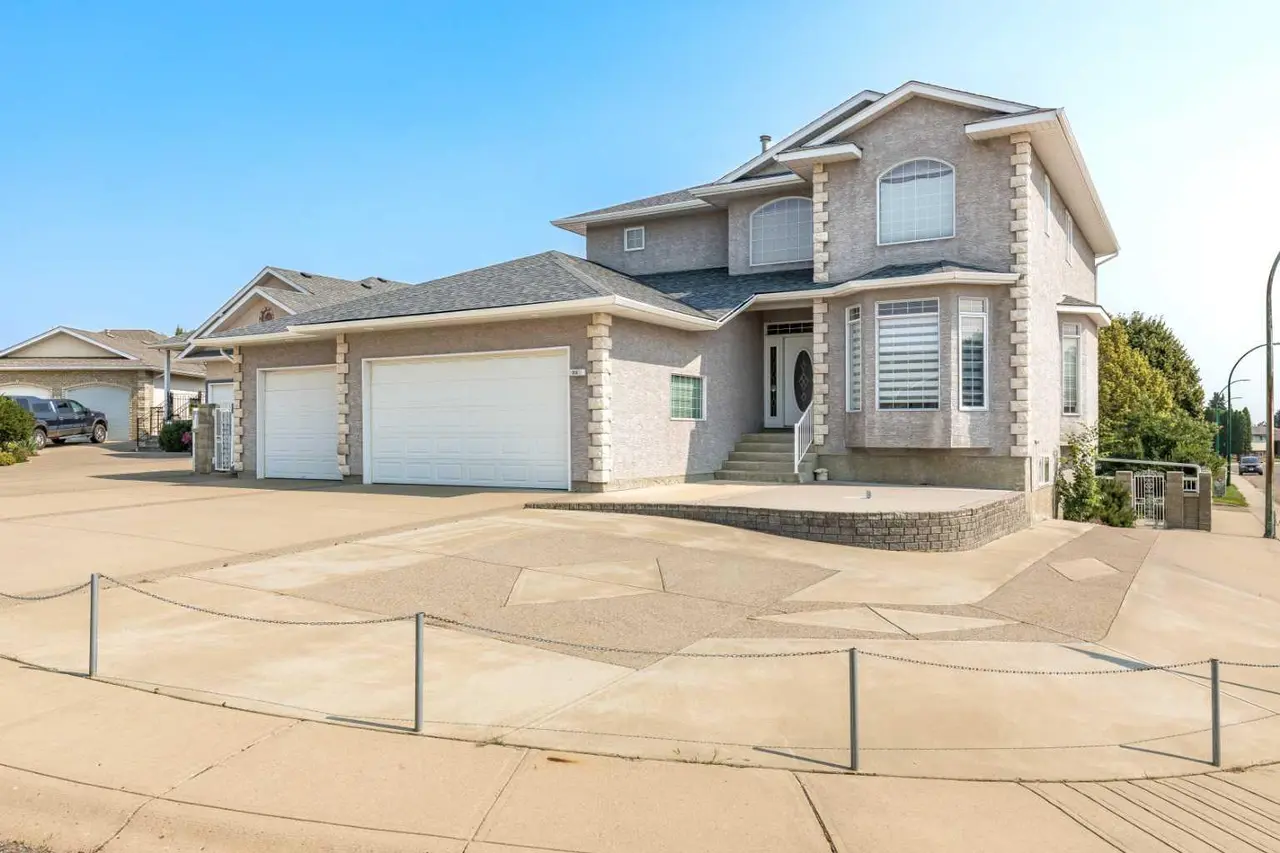 22 Turner Crescent SE
