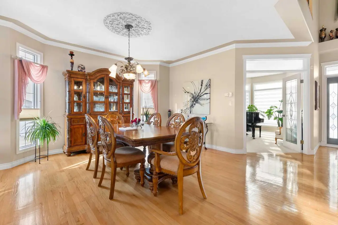 22 Turner Crescent SE