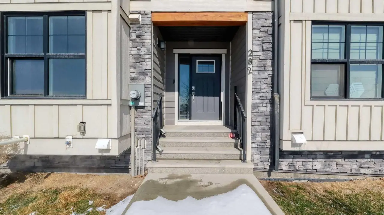 282 Alpine Avenue SW