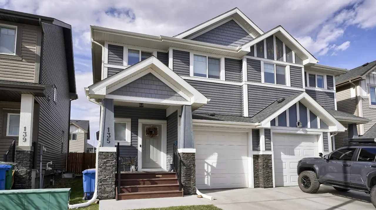 135 Reunion Loop NW