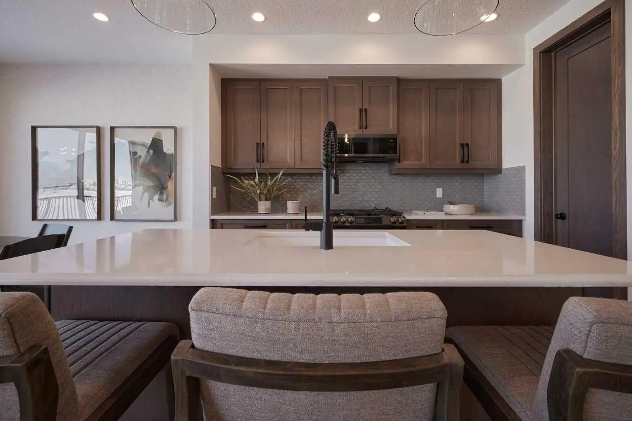 58 Raven Point SE