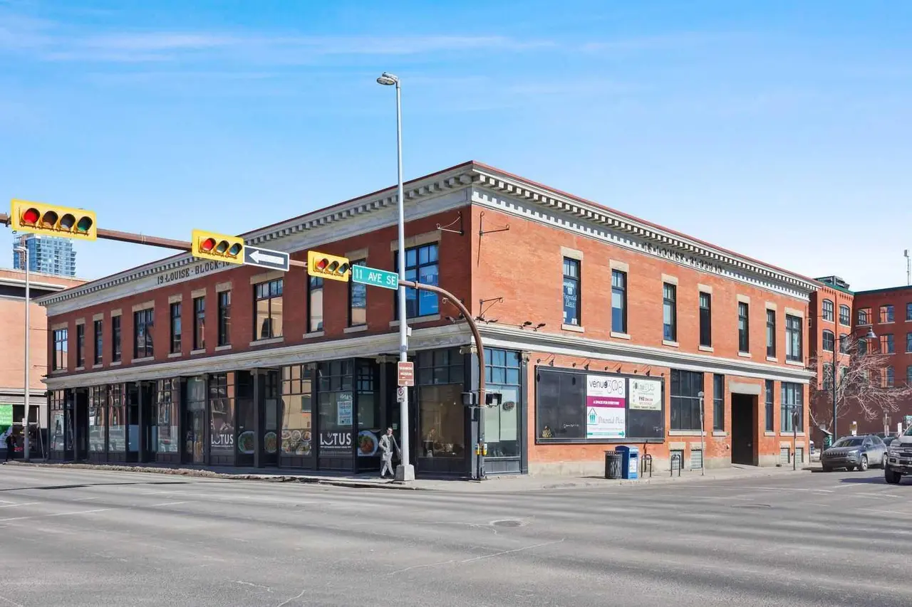 230, 1018 Macleod Trail SE