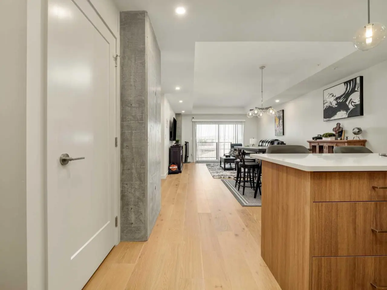 218, 102 Scenic Drive N