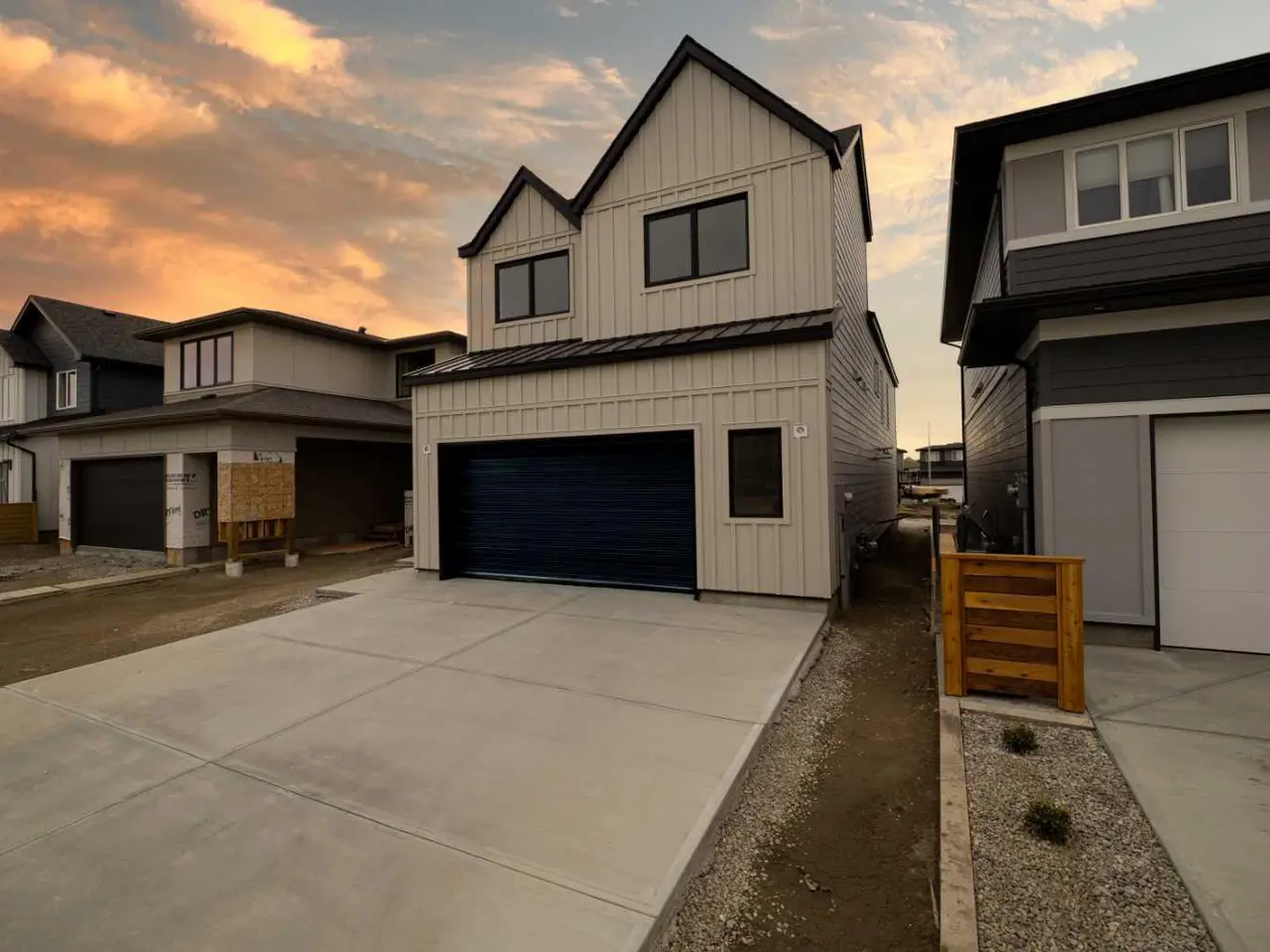 681 Devonia Road W