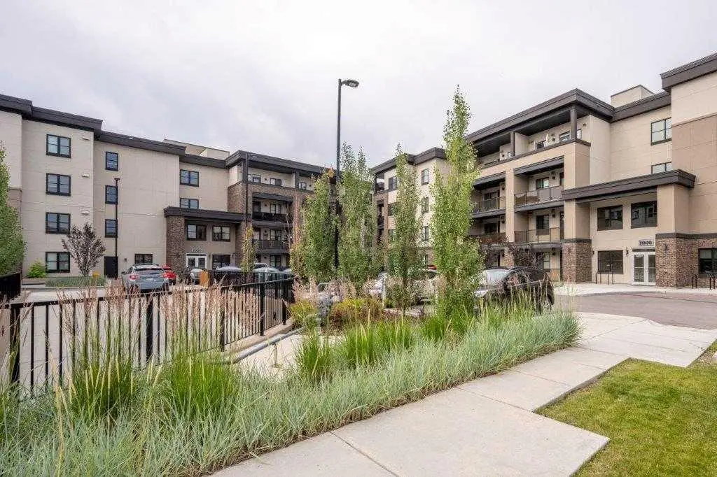 3103, 80 Greenbriar Place NW