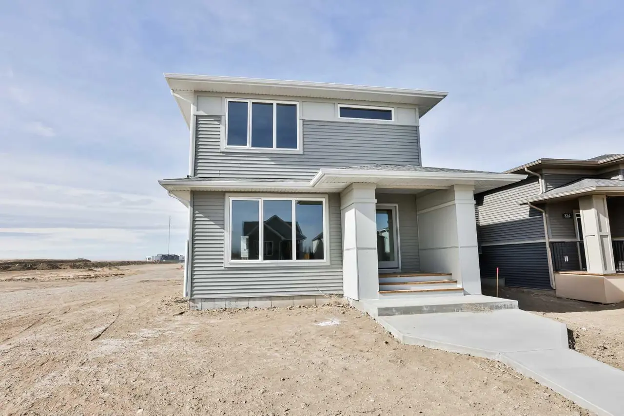 320 Aquitania Boulevard W