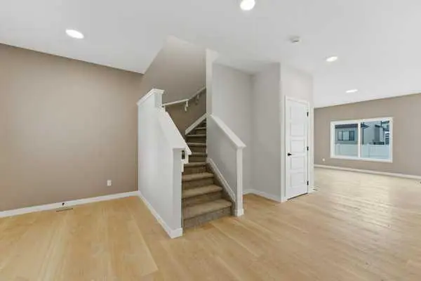 213 Bayview Park SW