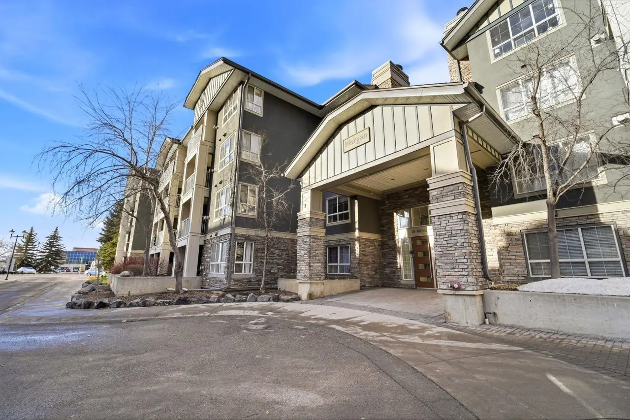 426, 35 Richard Court SW