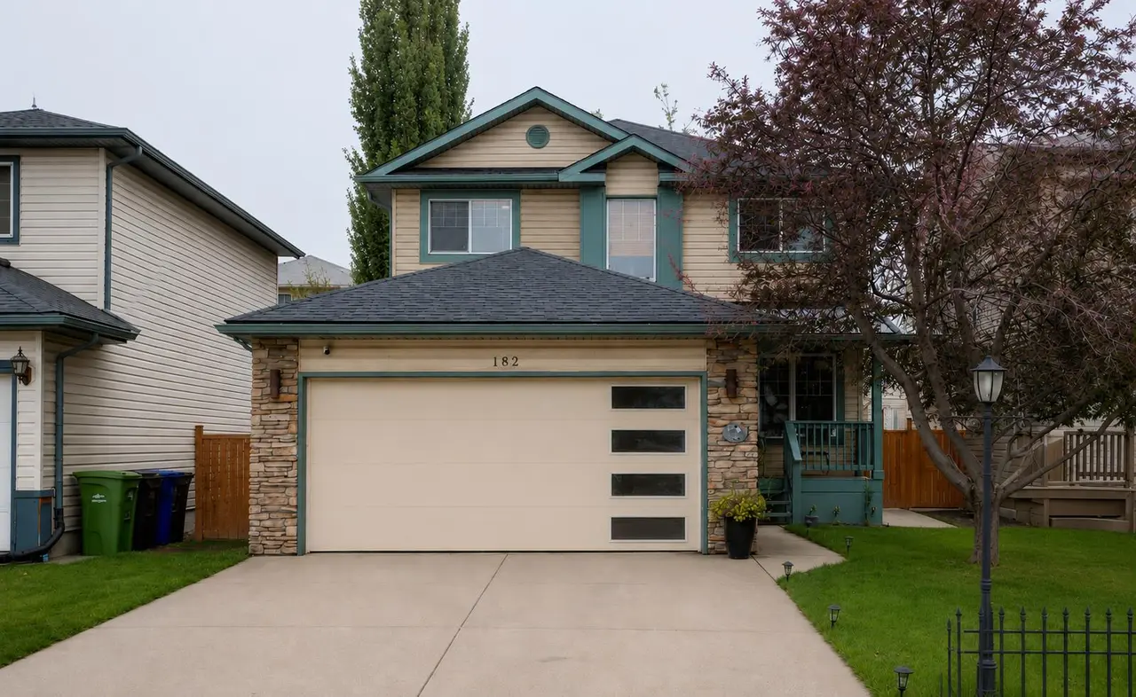 182 Harvest Creek Close NE