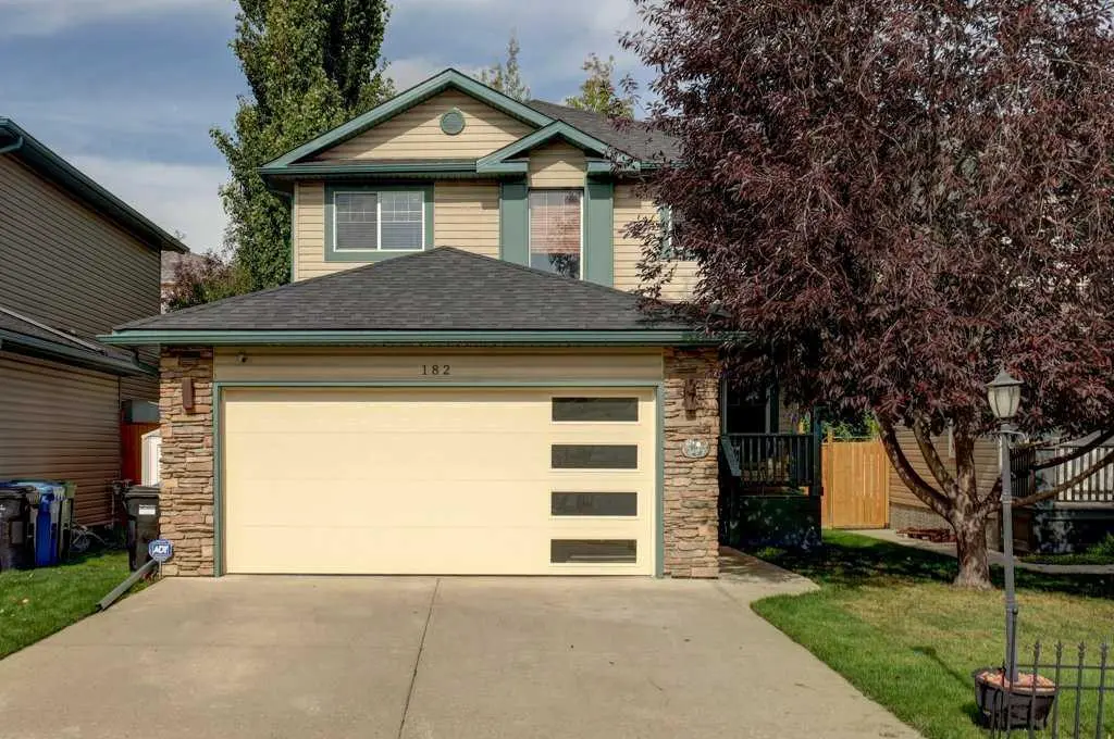 182 Harvest Creek Close NE