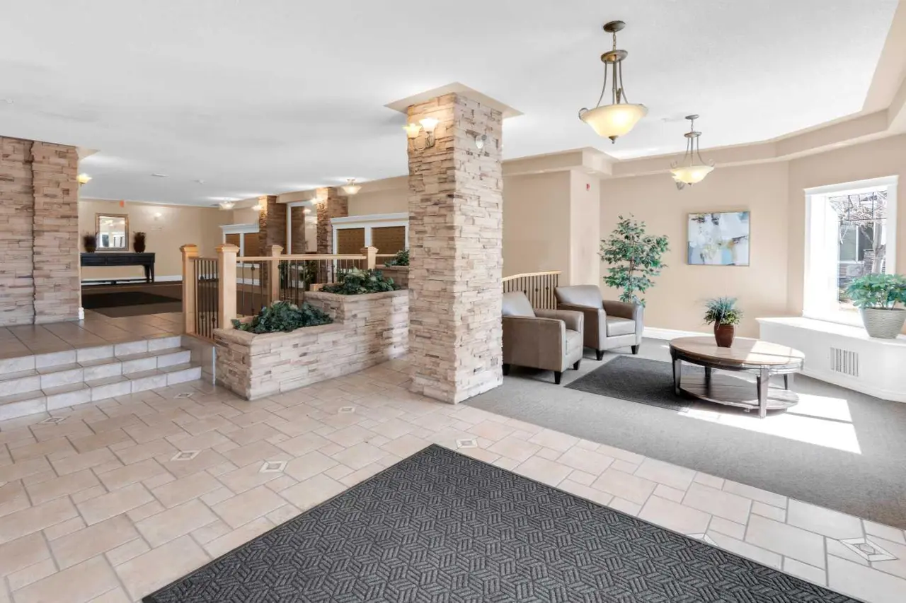 203, 345 Rocky Vista Park NW