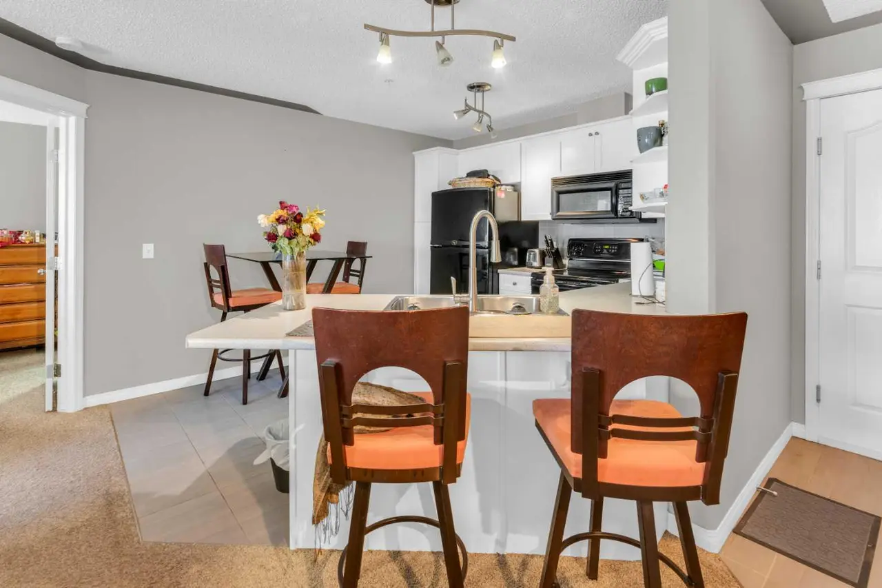 203, 345 Rocky Vista Park NW