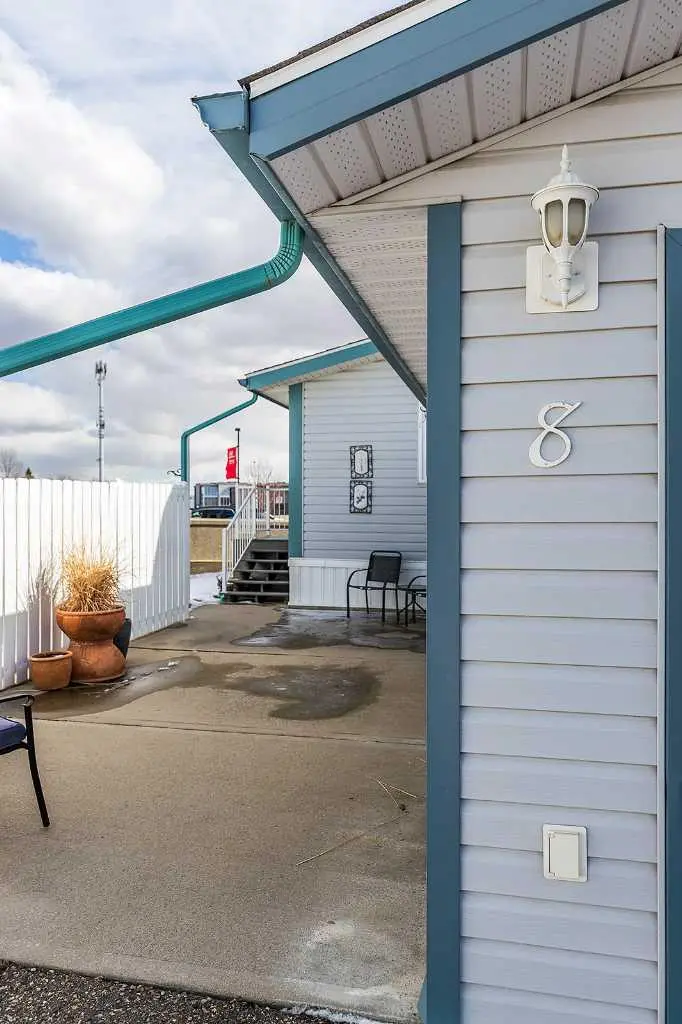 8, 1600 Strachan Road SE