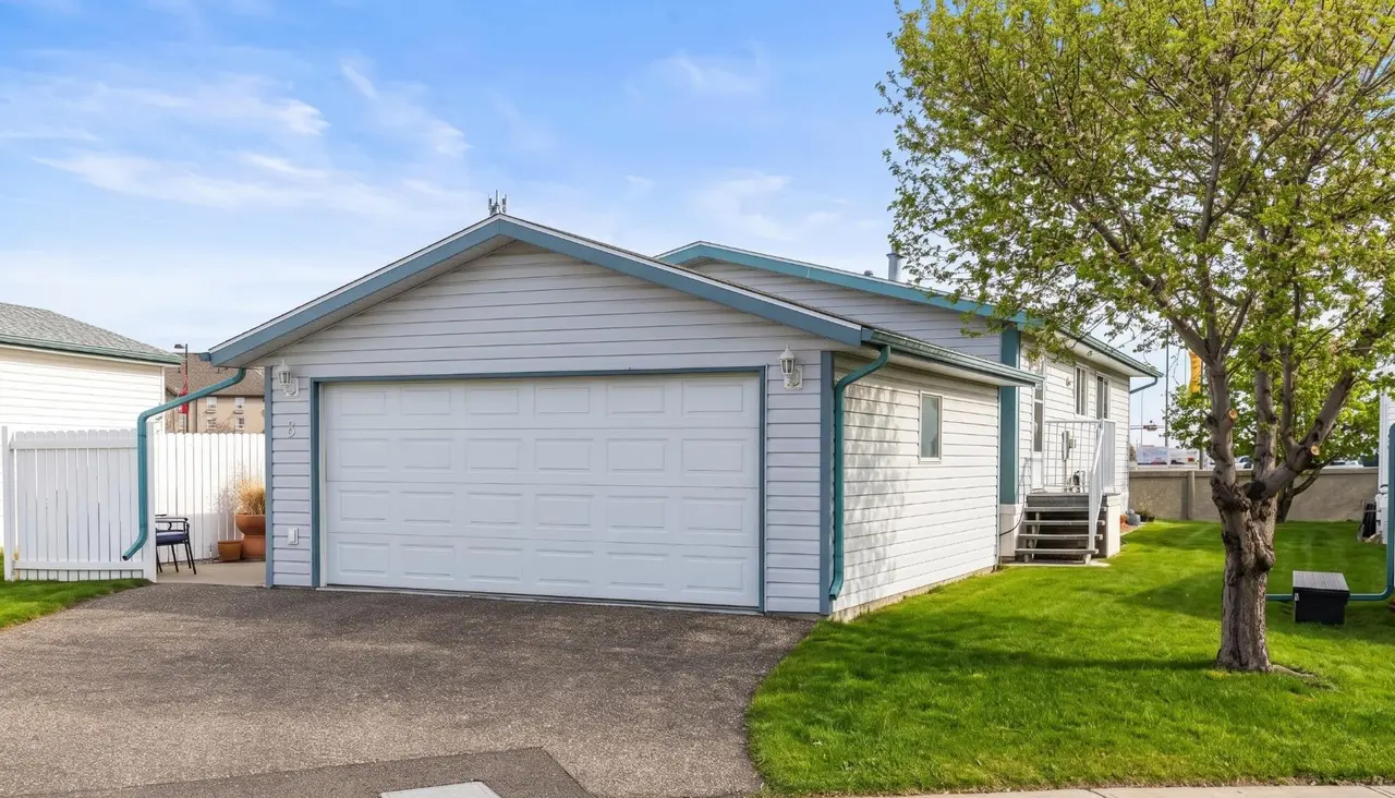 8, 1600 Strachan Road SE
