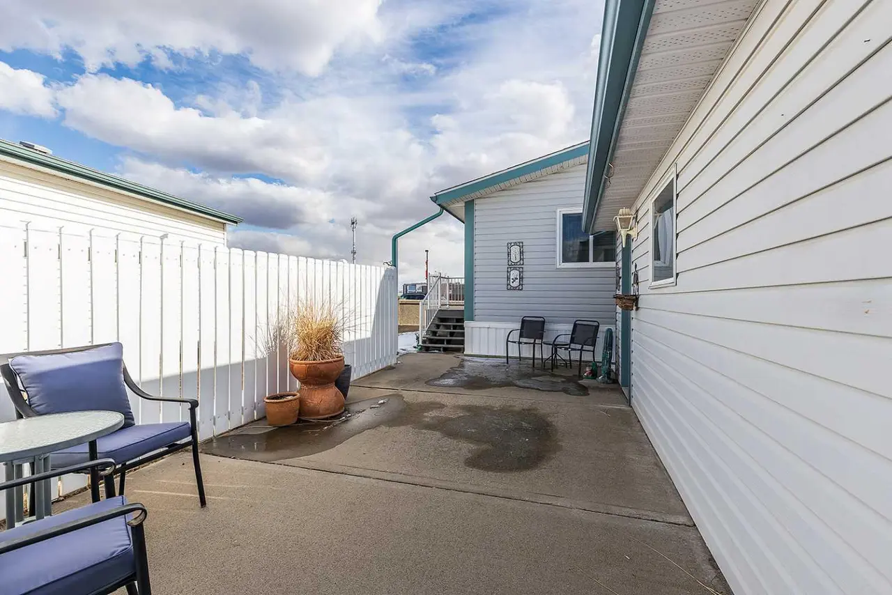 8, 1600 Strachan Road SE
