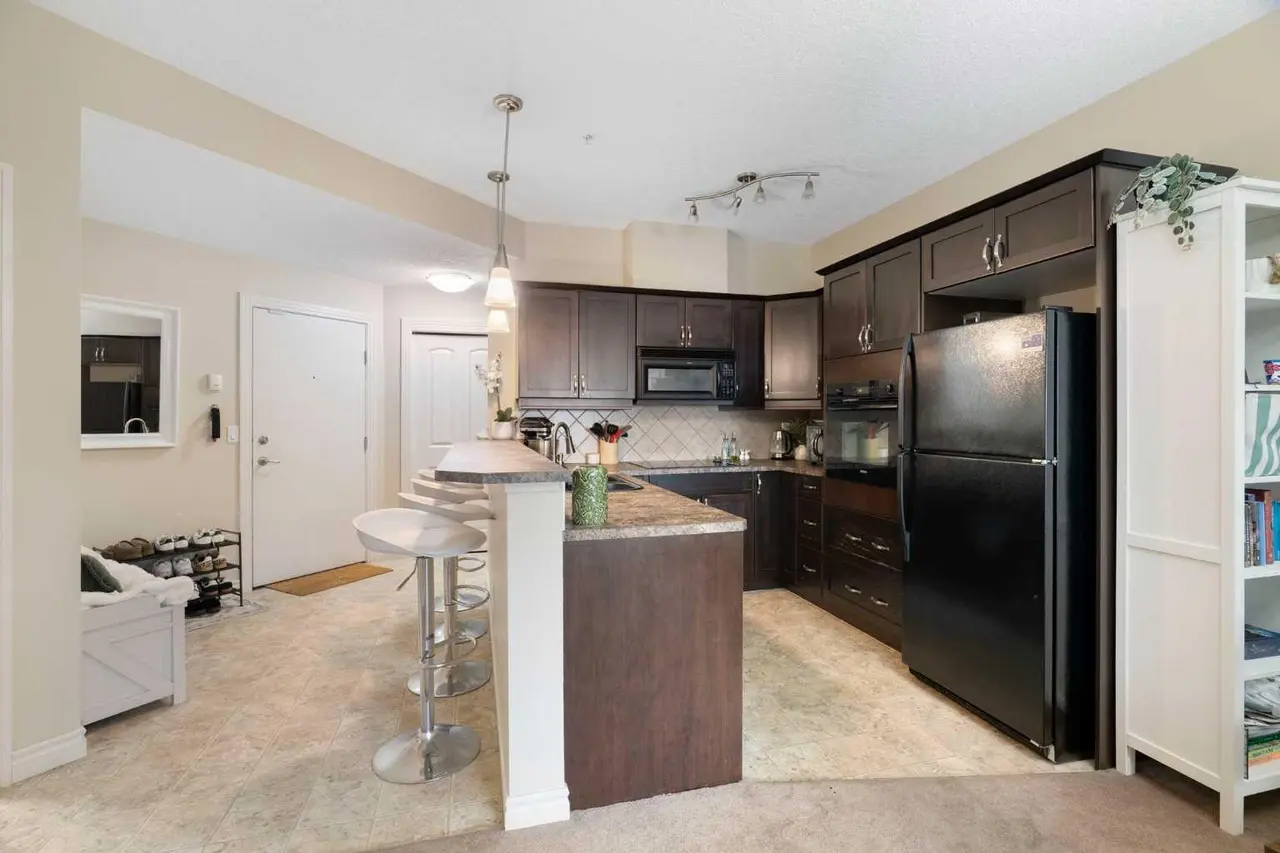 227, 60 Royal Oak Plaza NW