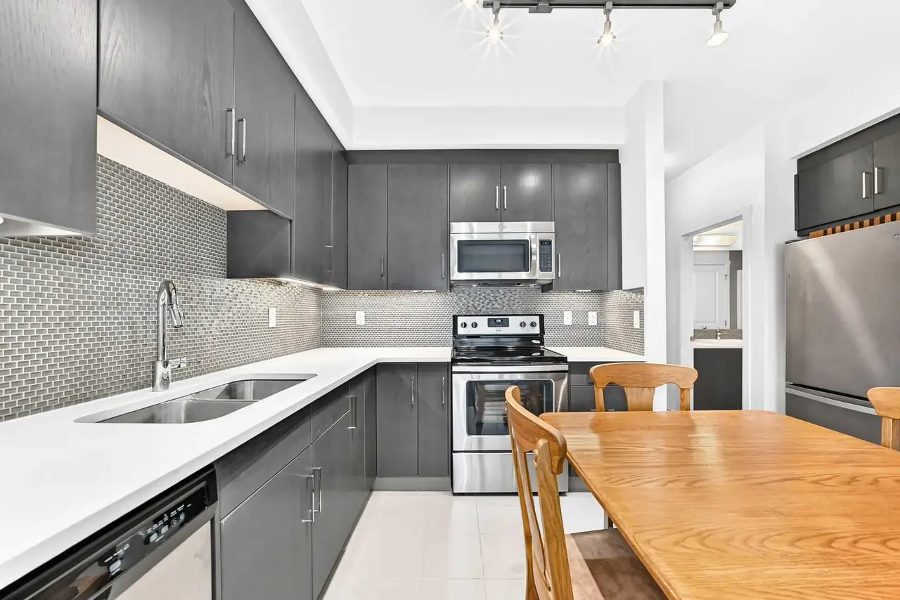 426, 25 Auburn Meadows Avenue SE