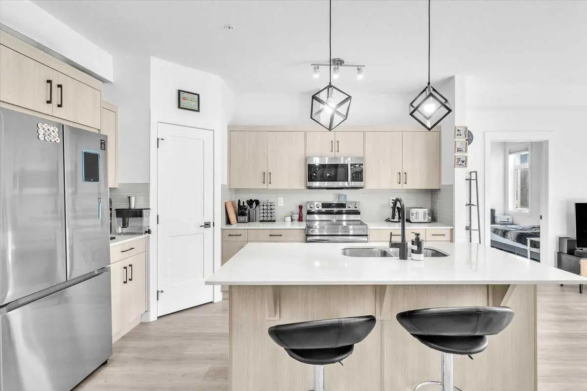 305, 30 Sage Hill Walk NW