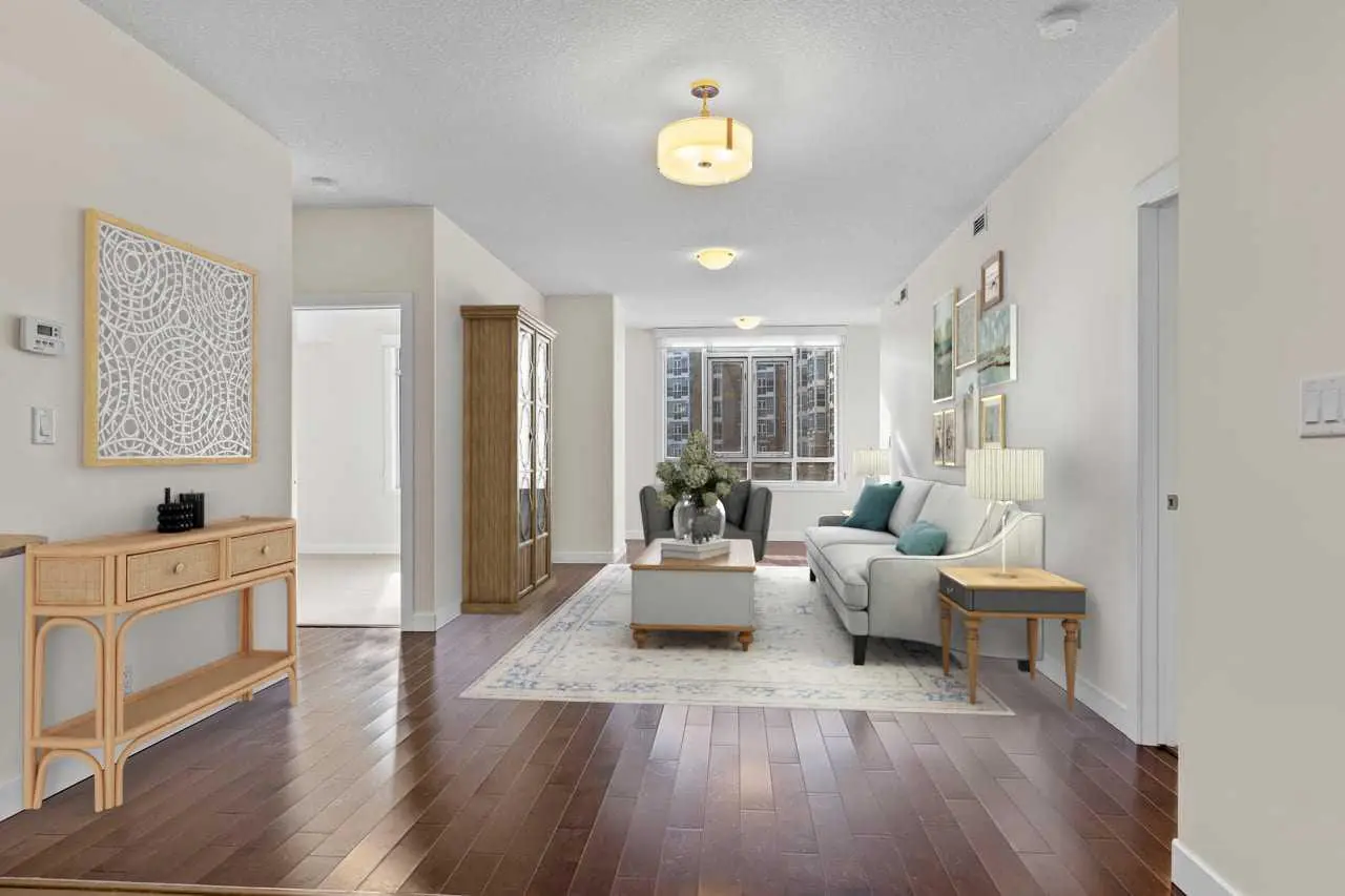 310, 16 Varsity Estates Circle NW